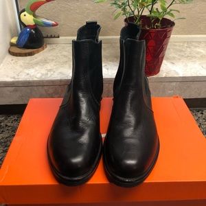 Chelsea boots. Size 8. New